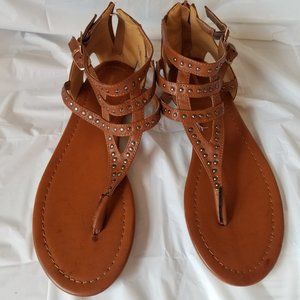 Avenue "Emily" Sandals 9.5M NWOT